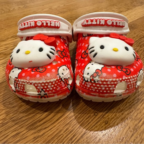 Sanrio Crocs Hello Kitty Red Kids clogs Sz 6c toddler - Picture 2 of 11